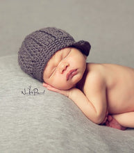 Load image into Gallery viewer, crochet newsboy hat pattern