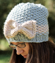 Load image into Gallery viewer, knitting pattern seed stitch hat and bow