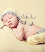 Load image into Gallery viewer, knit bonnet and pants pattern