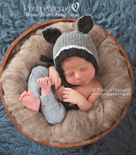 Load image into Gallery viewer, knit raccoon hat pattern