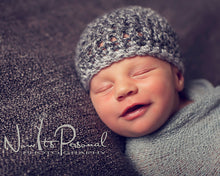 Load image into Gallery viewer, easy crochet hat