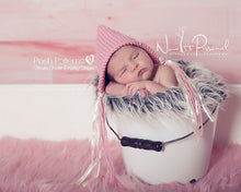 Load image into Gallery viewer, pixie hat knitting pattern