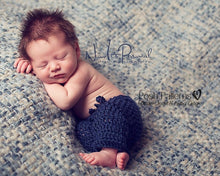 Load image into Gallery viewer, crochet baby pants