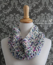 Load image into Gallery viewer, crochet cowl pattern