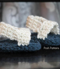 Load image into Gallery viewer, crochet pattern baby sandals