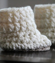 Load image into Gallery viewer, baby boots uggs crochet pattern