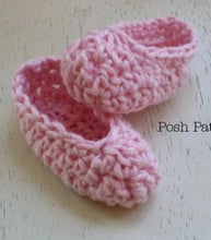 Load image into Gallery viewer, crochet pattern baby slippers shoes bootties
