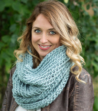 Load image into Gallery viewer, easy crochet pattern cowl scarf