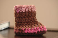 Load image into Gallery viewer, Crochet PATTERN - Crochet Baby Boots Pattern - Baby Booties Crochet Pattern