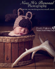 Load image into Gallery viewer, crochet reindeer hat pattern