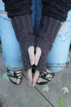 Load image into Gallery viewer, crochet mittens pattern
