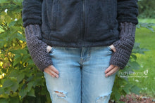 Load image into Gallery viewer, fingerless mittens crochet pattern